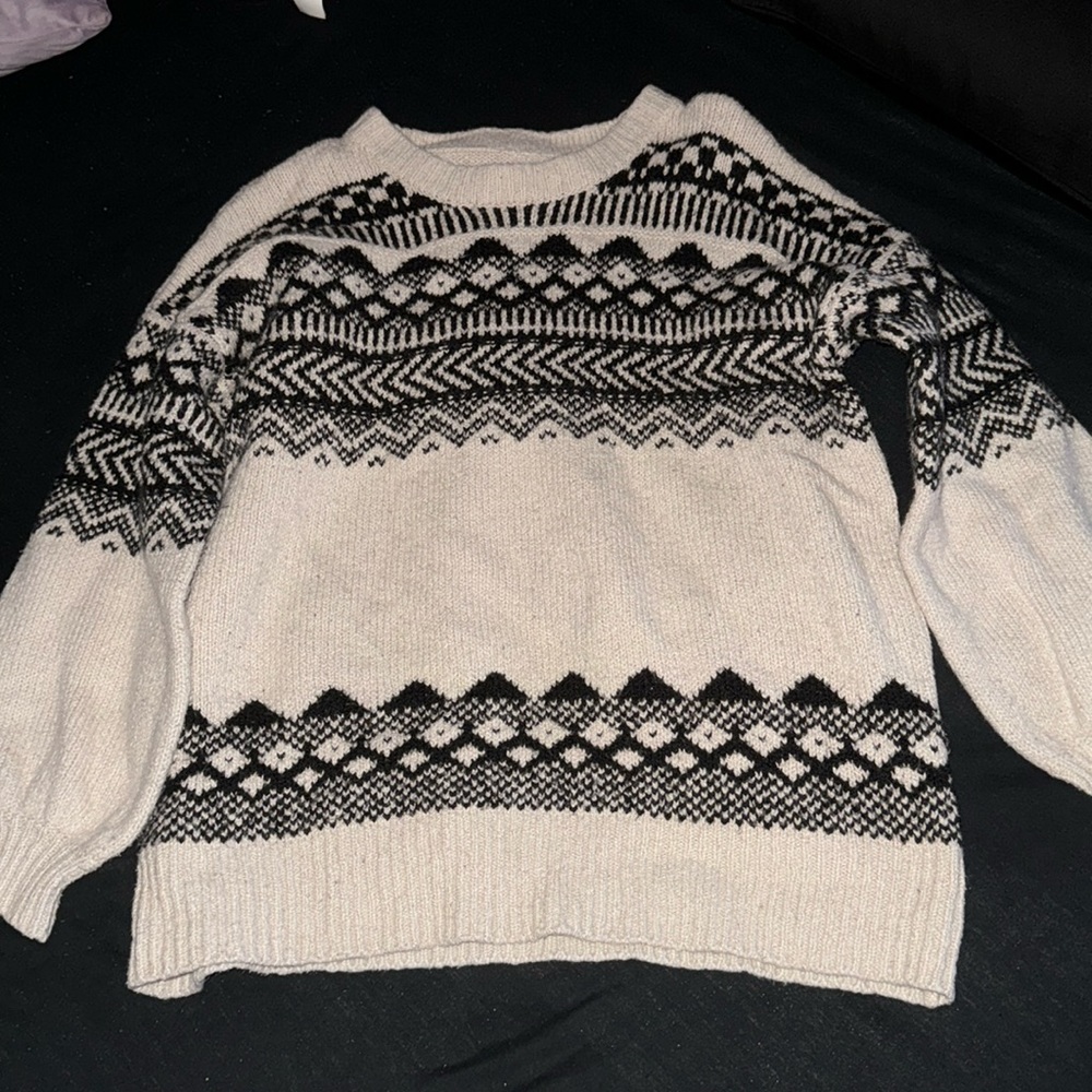 AE black and white patterned crewneck sweater